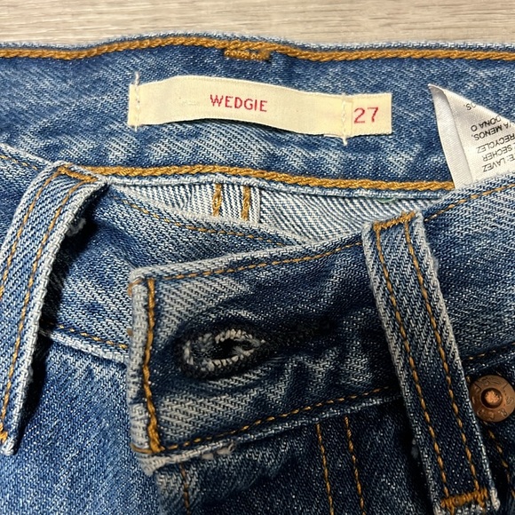 Levi’s Wedgie Jeans - Picture 3 of 4